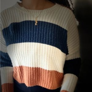 Beautiful crop knit sweater